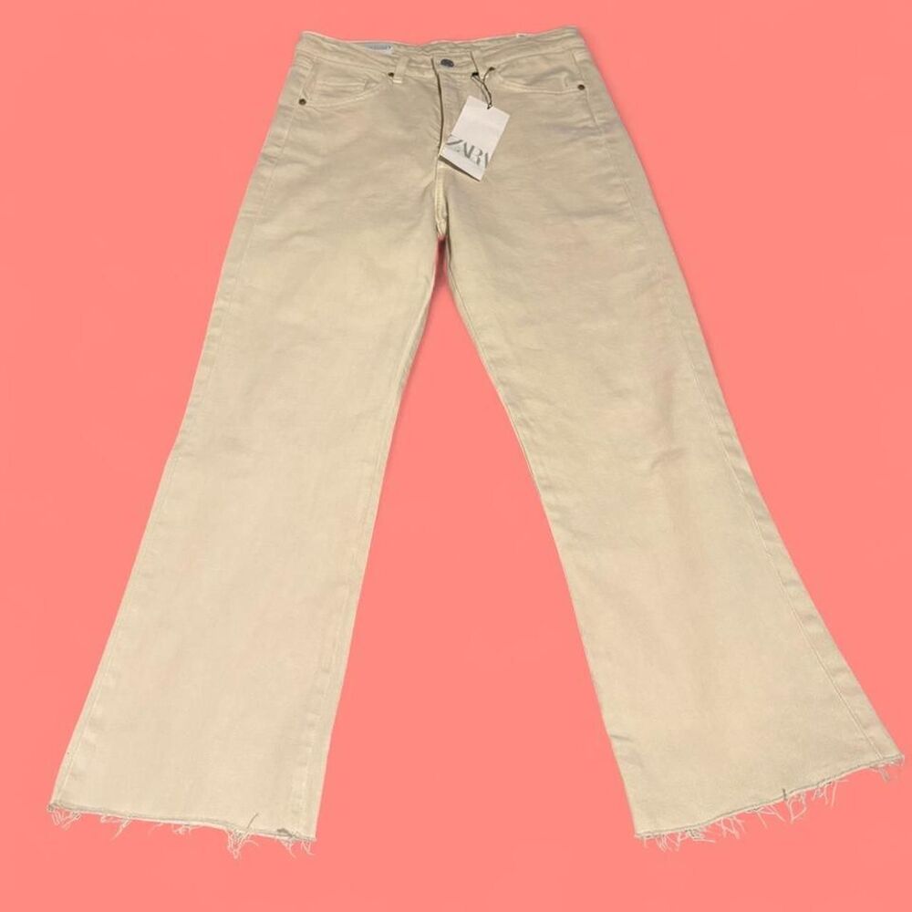 NWT Zara High-Waisted Crop Flare Jeans - Cream/Ecru (Size 6)